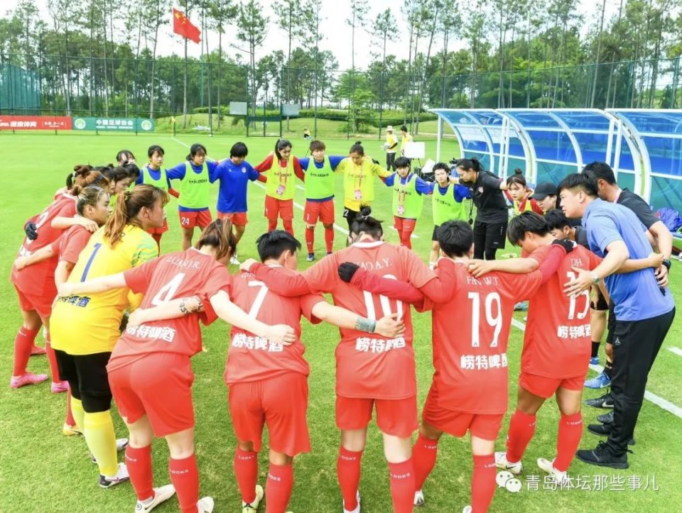 关于女足比赛球队团结一心，目标锁定胜利的信息