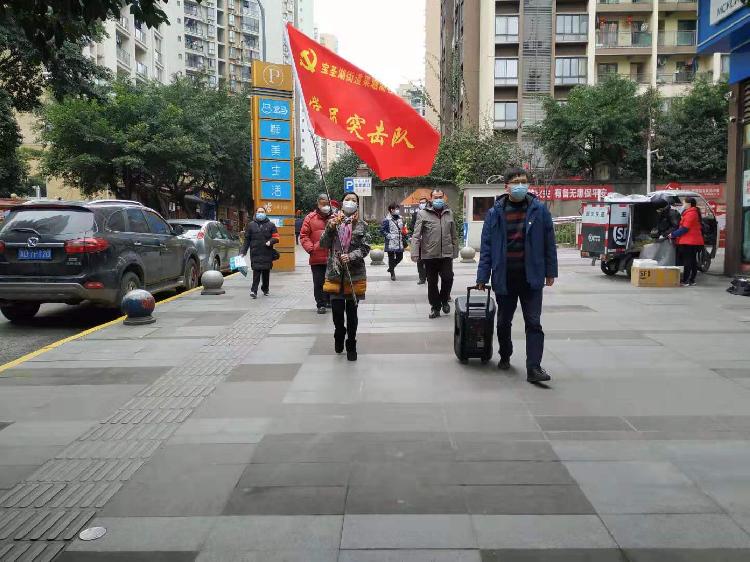 包含希洪竖起旗帜，汇聚力量冲锋陷阵！的词条